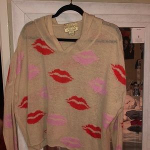 LON SLEEVE WILDFOX LIP SWEATER
